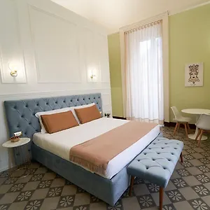 https://toscano-palace-luxury-rooms.sicilyhotelsitaly.net